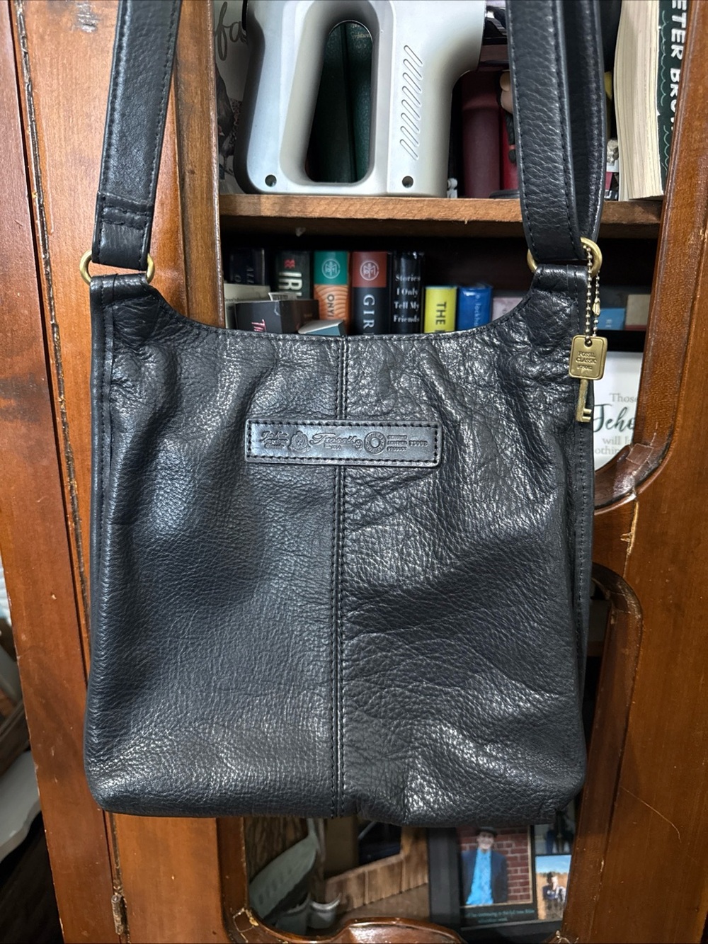 Fossil  Crossbody Bag Vintage Black Leather Chrome Brass Key Adjustable Strap